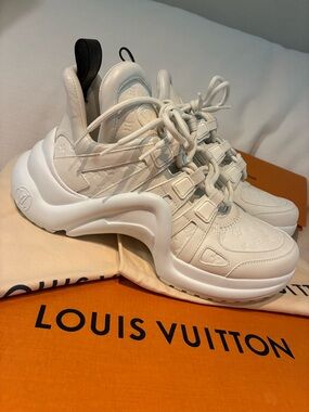 *NIB* Louis Vuitton 38 Women’s Archlight Cream Monogram Leather Sneakers